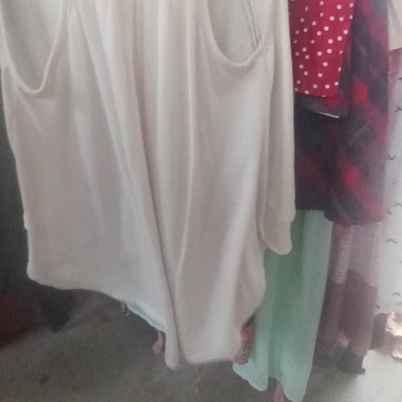 Cream shirt - Picture 2 of 5